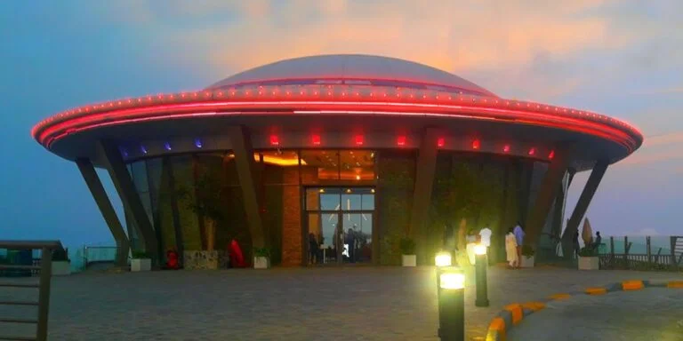 dubai building facade lighting