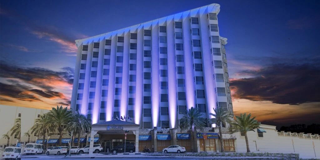 dubai hotel facade lighting